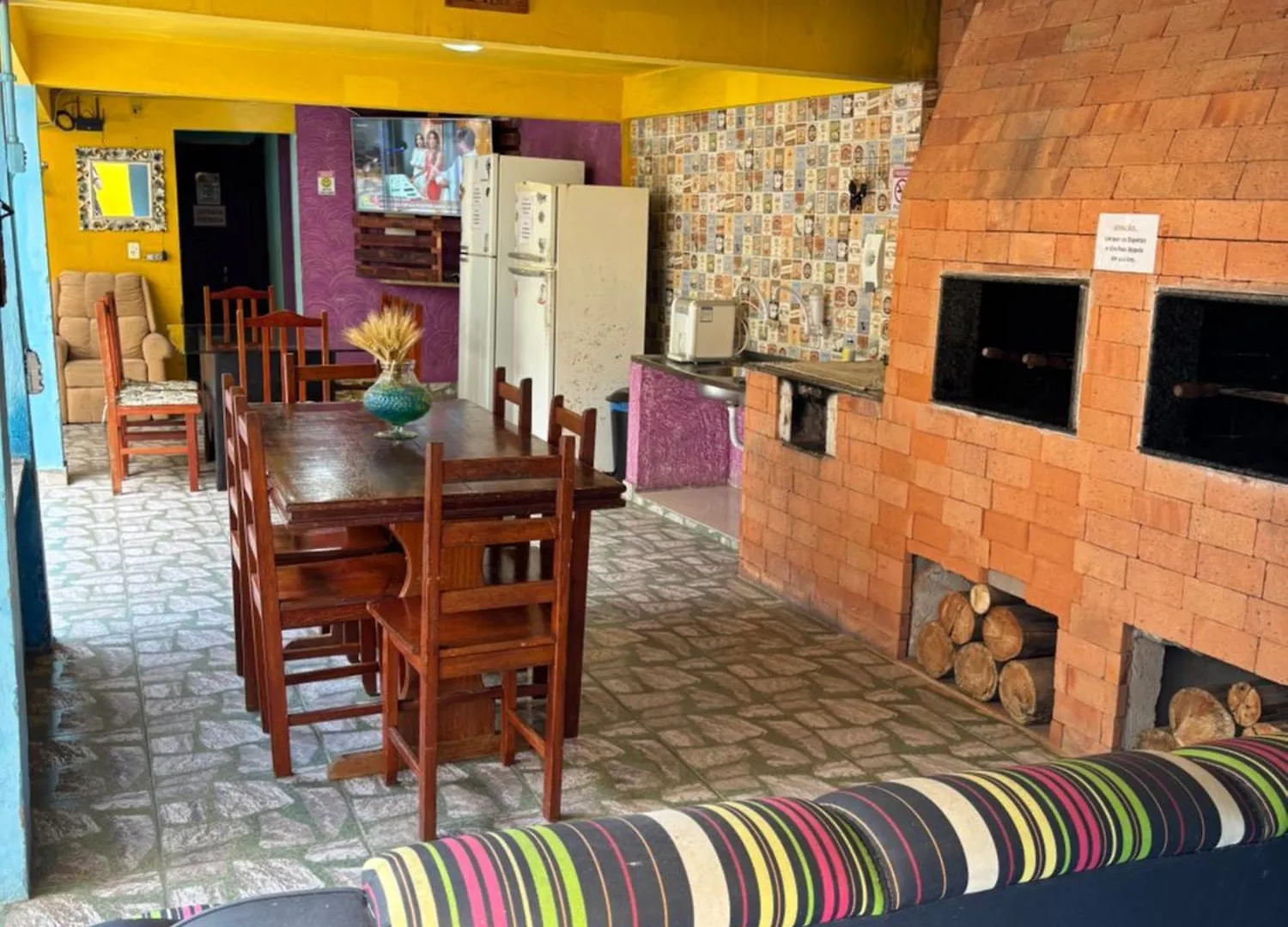 Suites Yellow House Bc Balneário Camboriú 홈스테이