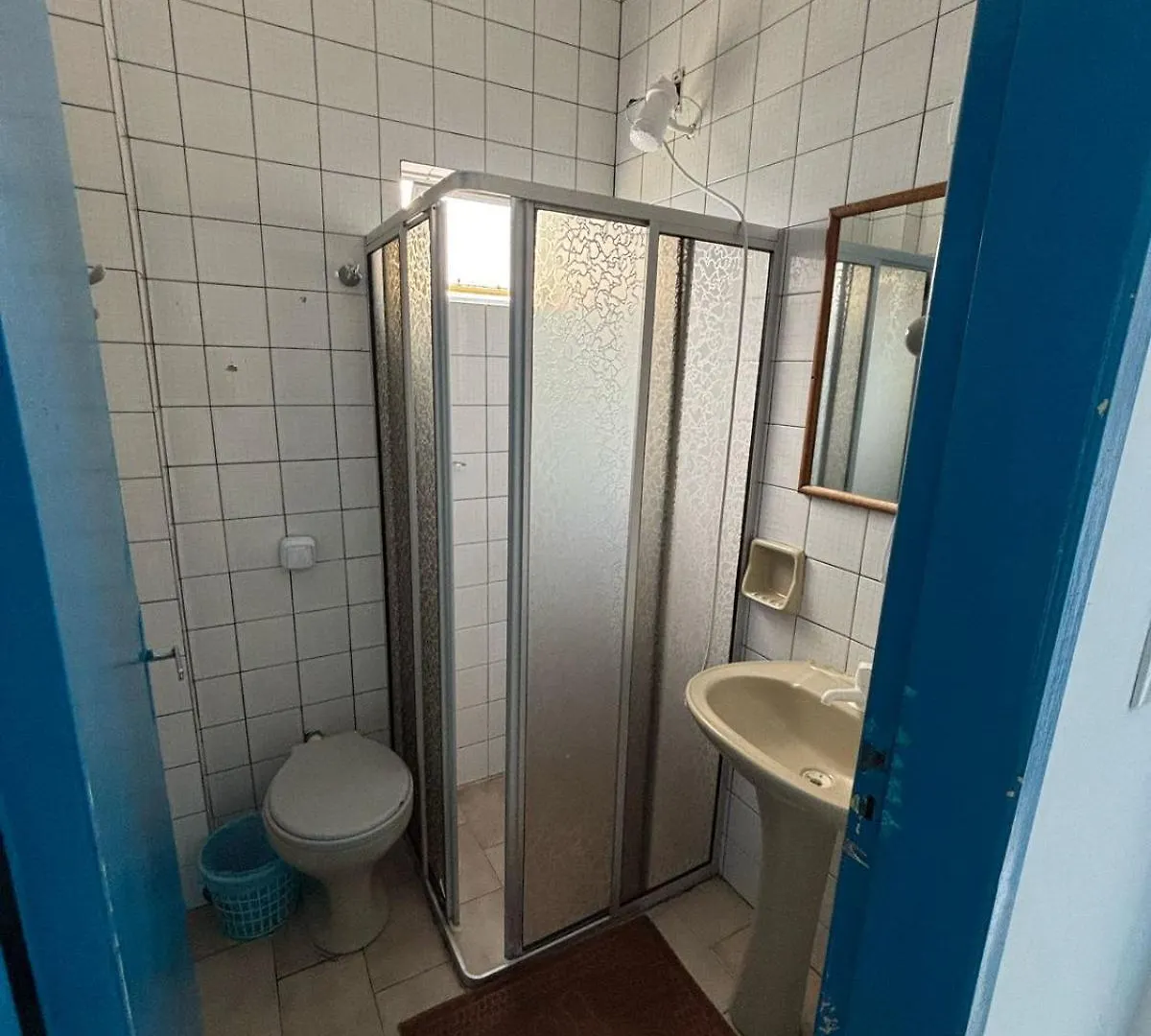 Suites Yellow House Bc Balneário Camboriú 홈스테이