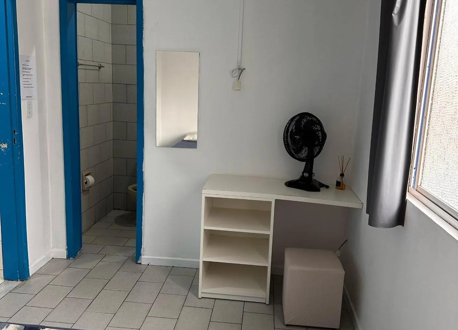 Suites Yellow House Bc Balneário Camboriú 홈스테이