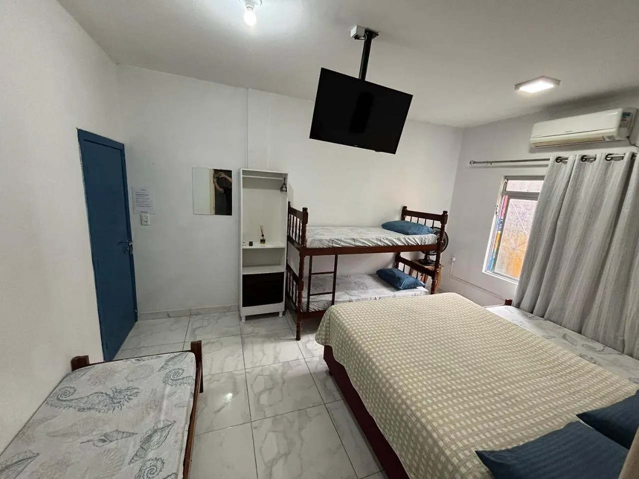 Suites Yellow House Bc Balneário Camboriú 0*,  브라질
