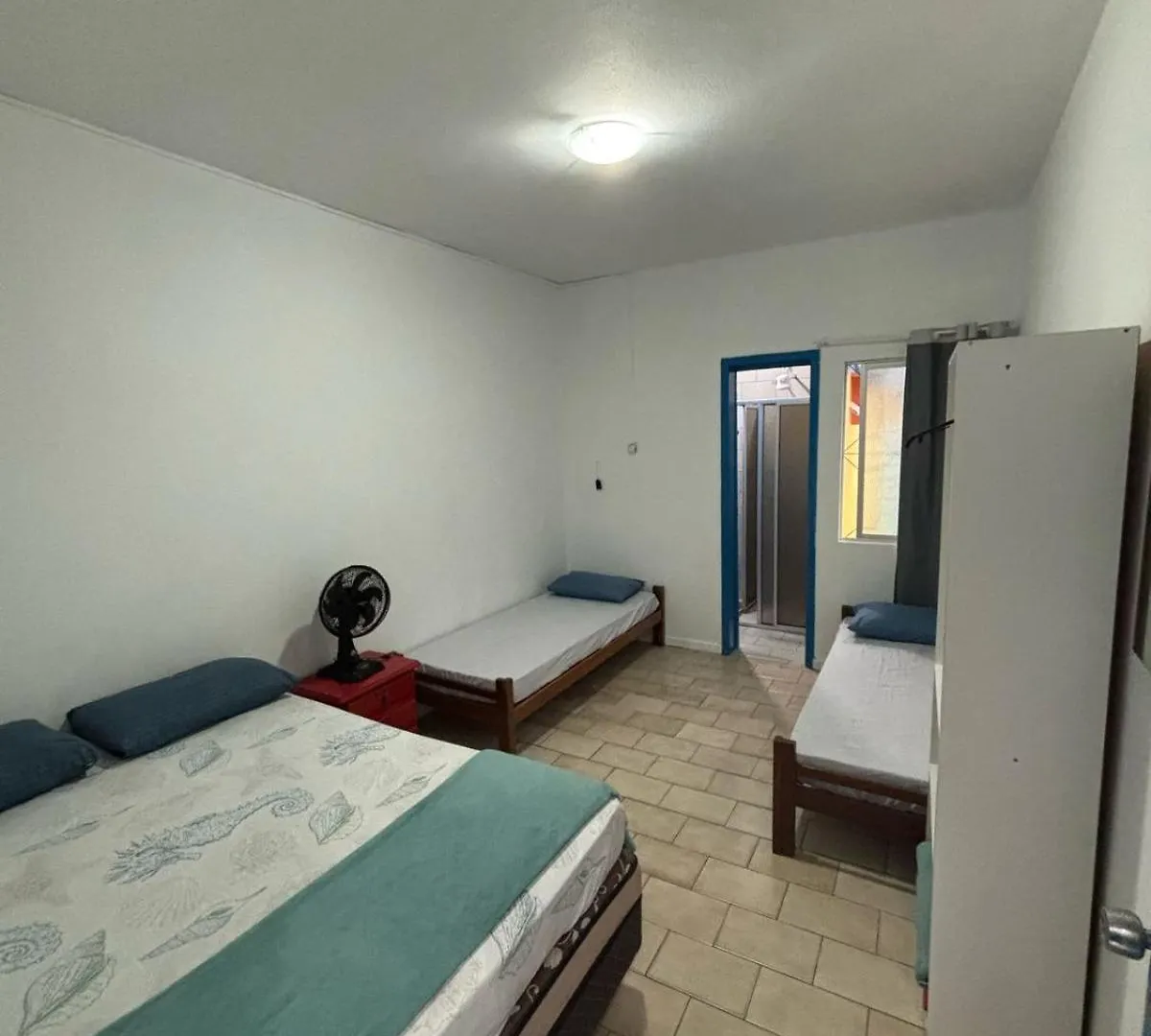 Suites Yellow House Bc Balneário Camboriú 民宿